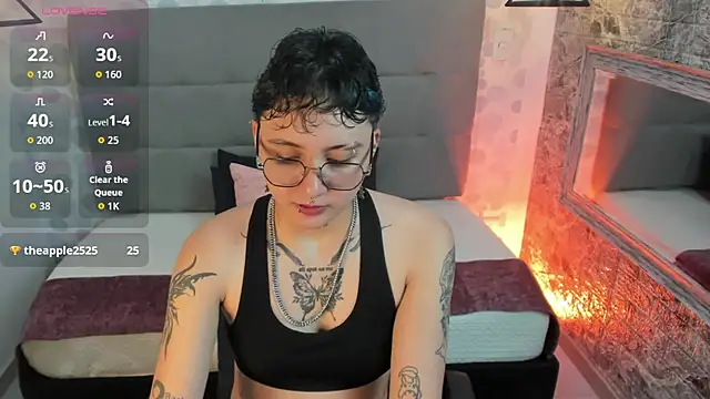 emahills  axelrose online show from 10-26-25, 01:22