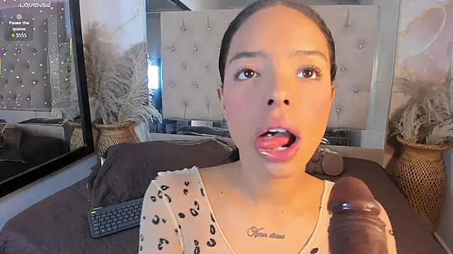 Luna Tylor online show from 11-13-25, 03:38