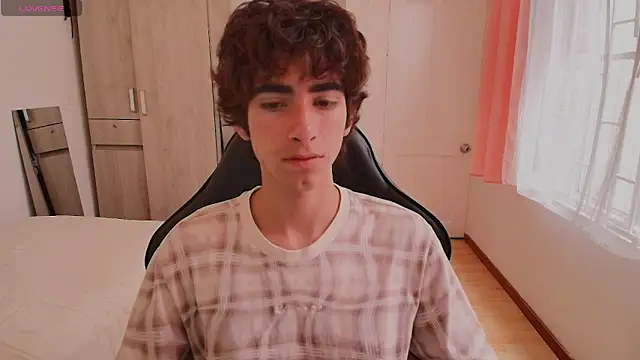 Nude Boy18 online show from 09-17-25, 08:21