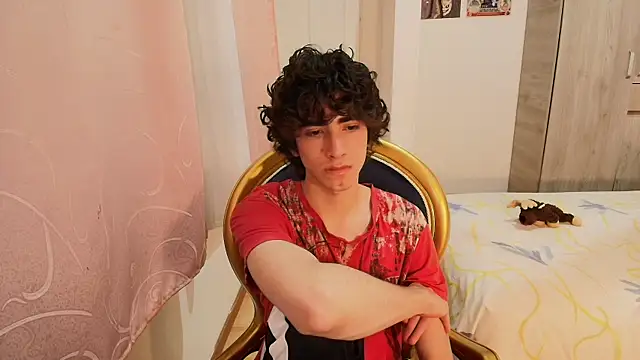 Nude Boy18 online show from 11-04-25, 11:15