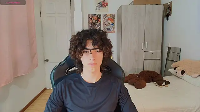 Nude Boy18 online show from 03-18-26, 03:09