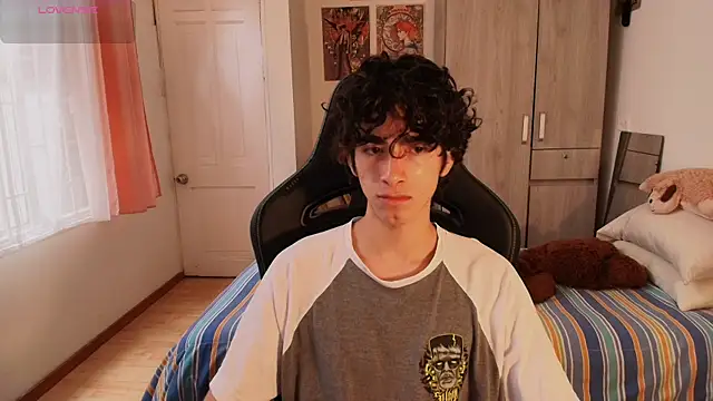 Nude Boy18 online show from 04-13-26, 06:46