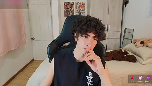 Nude Boy18 online show from 04-21-26, 11:18