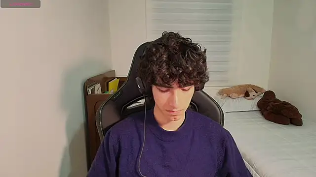 Nude Boy18 online show from 06-11-26, 04:21
