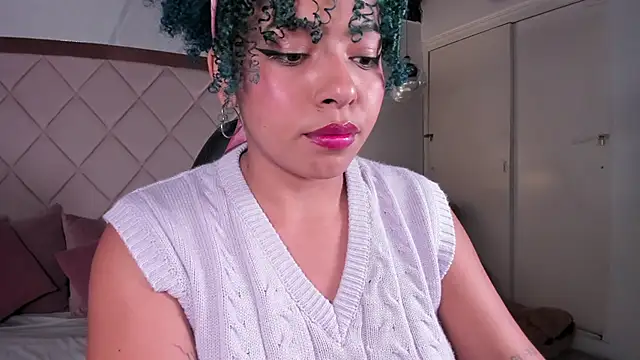 Snapshot of momo_ayasse chatting on 11-11-25, 09:48 momo ayasse online show from 11-11-25, 09:48