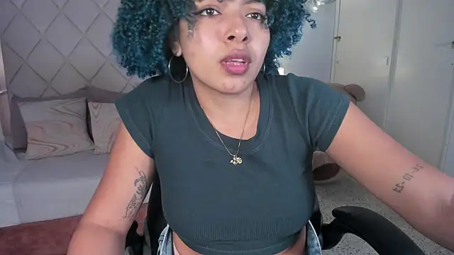 Snapshot of momo_ayasse chatting on 11-24-25, 10:20 momo ayasse online show from 11-24-25, 10:20