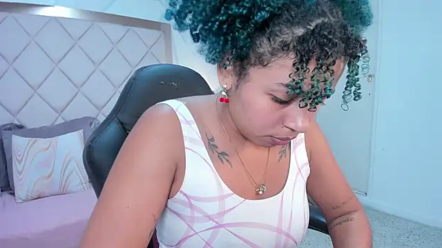 Snapshot of momo_ayasse chatting on 11-28-25, 09:50 momo ayasse online show from 11-28-25, 09:50