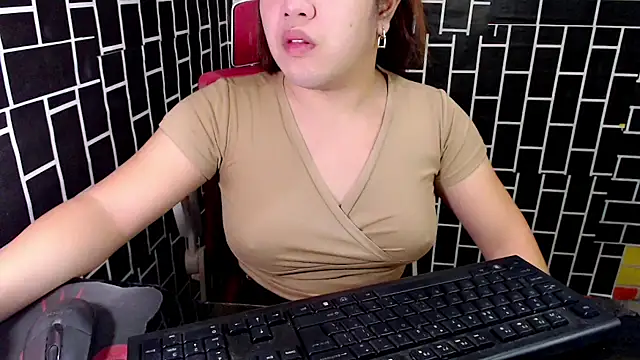 xUrDreamSlutWhore online show from 09-13-25, 04:40