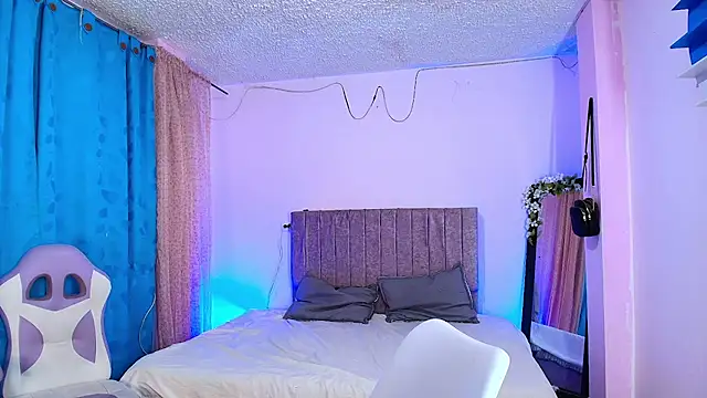 MiSofialeal online show from 02-06-26, 06:44