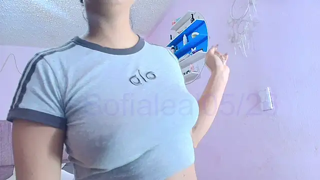 Snapshot of MiSofialeal chatting on 05-27-26, 06:27 MiSofialeal online show from 05-27-26, 06:27