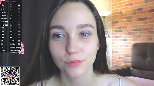 Snapshot of SoftieDream chatting on 11-15-25, 06:22 SoftieDream online show from 11-15-25, 06:22