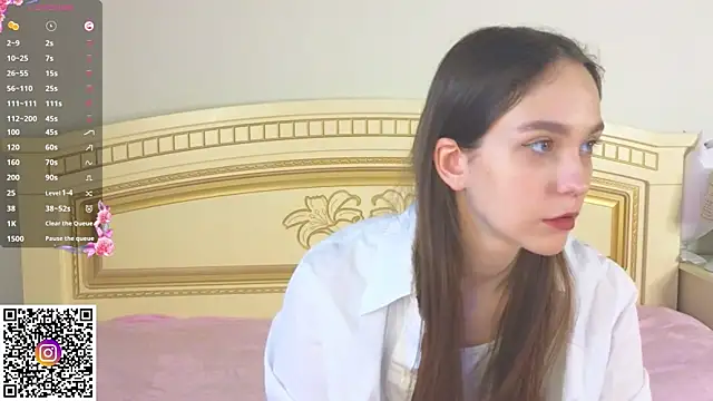 Snapshot of SoftieDream chatting on 12-05-25, 06:22 SoftieDream online show from 12-05-25, 06:22