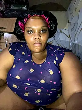 Snapshot of chubbybbw18 chatting on 10-17-25, 08:22 chubbybbw18 online show from 10-17-25, 08:22