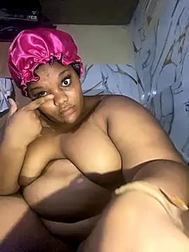 Snapshot of chubbybbw18 chatting on 10-30-25, 07:25 chubbybbw18 online show from 10-30-25, 07:25