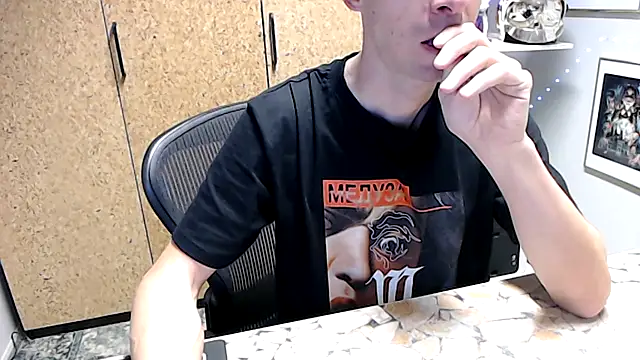 Snapshot of sakiramissy chatting on 10-10-25, 06:01 sakiramissy online show from 10-10-25, 06:01