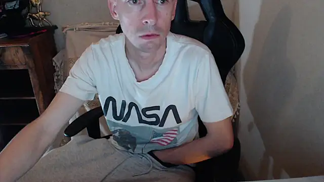 Snapshot of sakiramissy chatting on 11-28-25, 09:28 sakiramissy online show from 11-28-25, 09:28