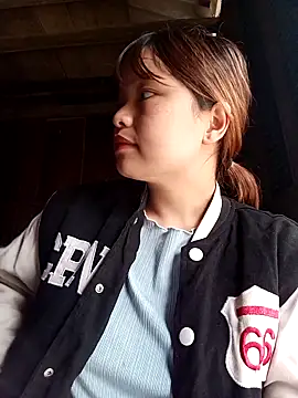 XoiXoi232 online show from 11-22-25, 07:07