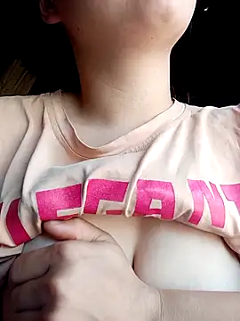 XoiXoi232 online show from 04-10-26, 01:22