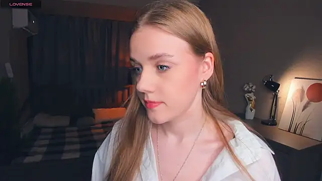 OdellaFrake online show from 09-18-25, 07:16