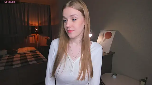 OdellaFrake online show from 11-06-25, 07:26