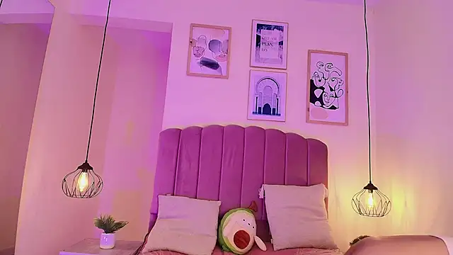 Snapshot of Isabelgh_ chatting on 10-07-25, 03:25 Isabelgh online show from 10-07-25, 03:25