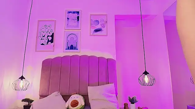 Snapshot of Isabelgh_ chatting on 10-26-25, 03:45 Isabelgh online show from 10-26-25, 03:45