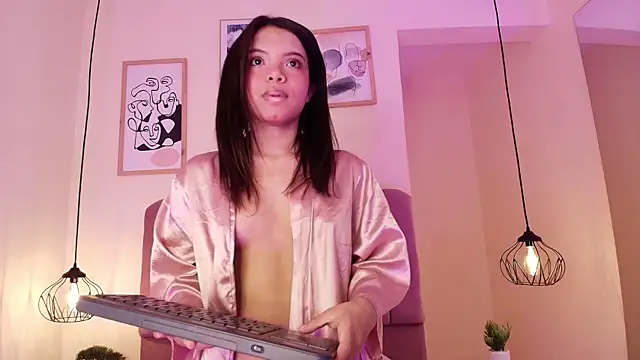 Snapshot of Isabelgh_ chatting on 10-29-25, 03:42 Isabelgh online show from 10-29-25, 03:42