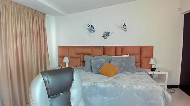 Catti Brie online show from 09-17-25, 11:34