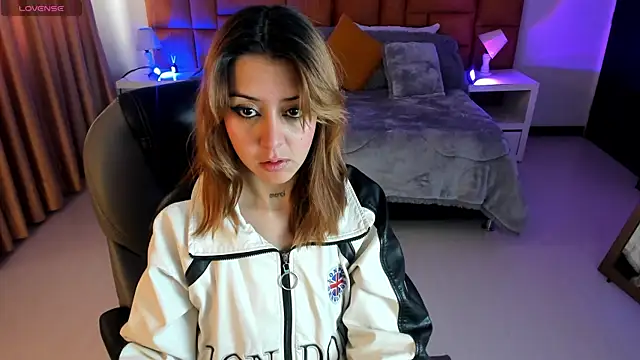 Catti Brie online show from 11-10-25, 11:53