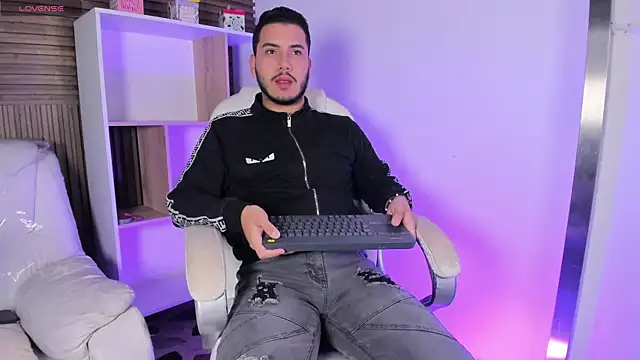 Axel grey  online show from 10-10-25, 12:15