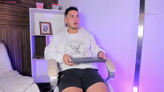 Axel grey  online show from 11-15-25, 12:23