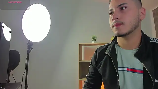 Axel grey  online show from 03-14-26, 12:21