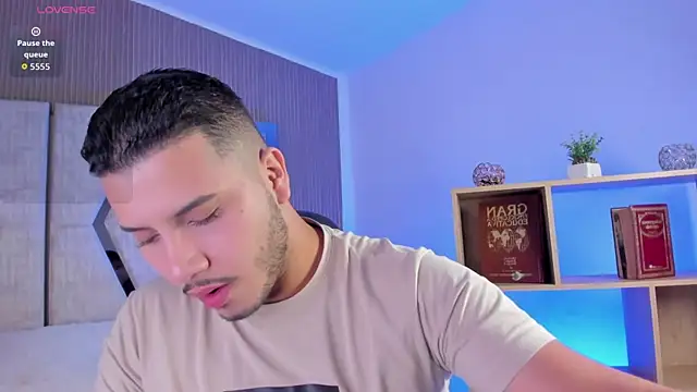 Axel grey  online show from 04-23-26, 12:51