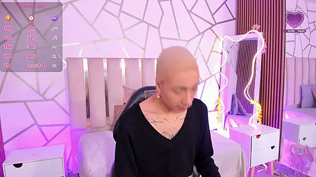 CYRUS TAY online show from 04-23-26, 11:42