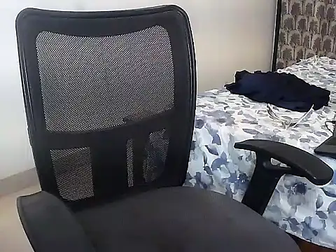 Cynthia011 online show from 10-23-25, 01:43