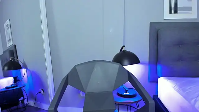 Tylerffoxx online show from 11-06-25, 08:32