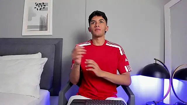 Tylerffoxx online show from 01-31-26, 08:18