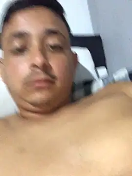 Snapshot of veronica_and_bryan chatting on 09-16-25, 06:58 veronica and bryan online show from 09-16-25, 06:58