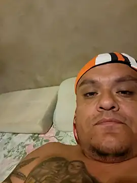 Snapshot of 825Danie chatting on 10-29-25, 09:27 825Danie online show from 10-29-25, 09:27