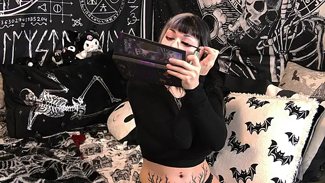 Paige Turner online show from 03-18-26, 03:09