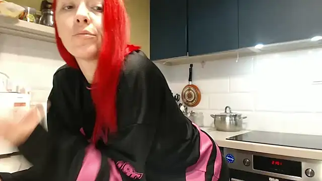 Snapshot of Arri_elle chatting on 12-05-25, 12:08 Arri elle online show from 12-05-25, 12:08