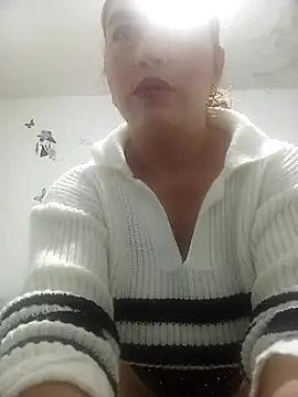 Snapshot of AddyStuart_ chatting on 11-18-25, 03:56 AddyStuart online show from 11-18-25, 03:56