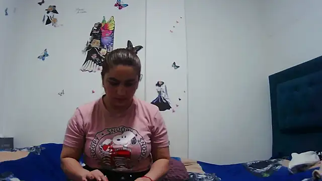 Snapshot of AddyStuart_ chatting on 11-19-25, 03:50 AddyStuart online show from 11-19-25, 03:50