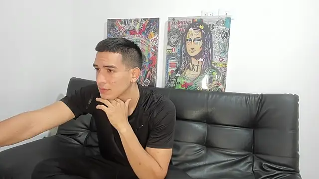Snapshot of Mike3Xxx chatting on 09-18-25, 02:02 Mike3Xxx online show from 09-18-25, 02:02