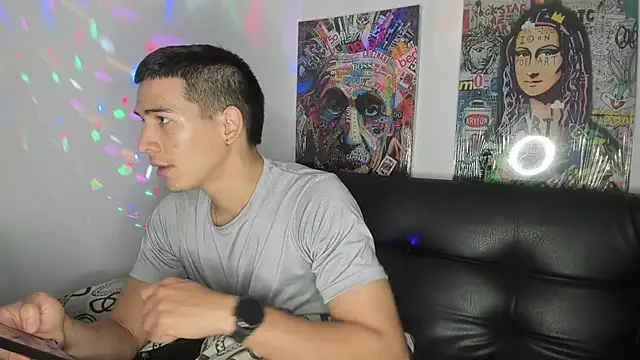Snapshot of Mike3Xxx chatting on 09-24-25, 10:24 Mike3Xxx online show from 09-24-25, 10:24