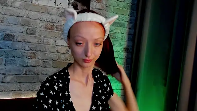 Snapshot of Daria_J chatting on 09-29-25, 04:06 Daria J online show from 09-29-25, 04:06