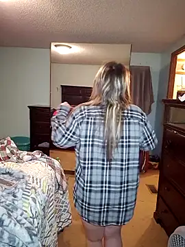 Snapshot of JuicyExxxperience chatting on 11-26-25, 12:39 JuicyExxxperience online show from 11-26-25, 12:39