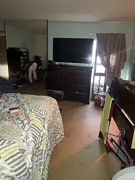 Snapshot of JuicyExxxperience chatting on 12-15-25, 02:21 JuicyExxxperience online show from 12-15-25, 02:21