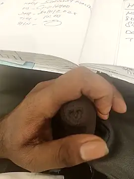 hotboy43339 online show from 11-28-25, 04:48