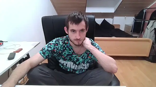 Bez3ybik online show from 10-30-25, 02:35